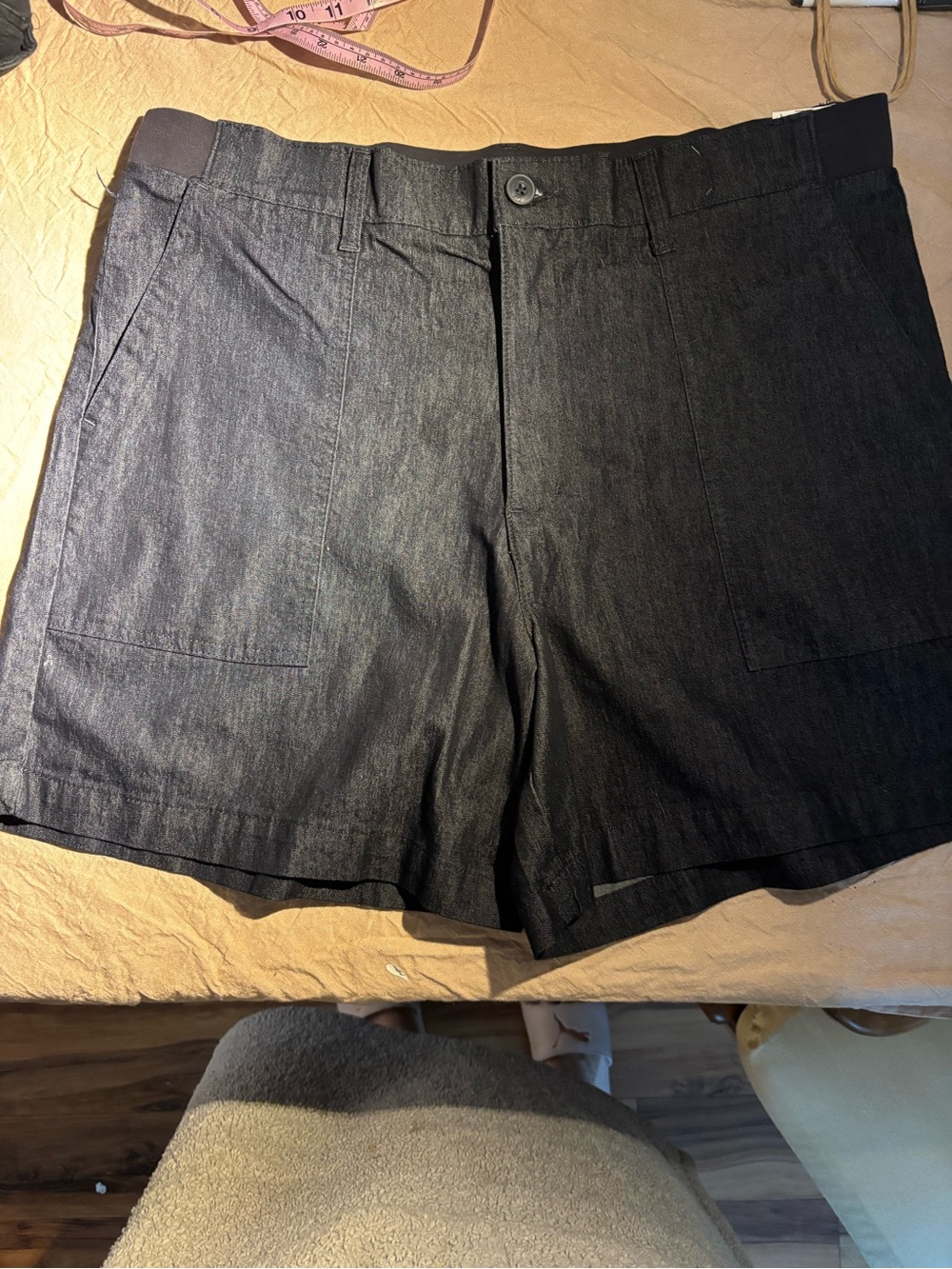 NWOT Lee Women's Mid Rise Utility Shorts in the "Fresno" dark denim wash